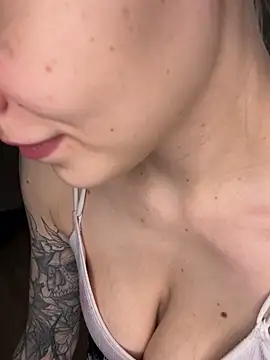 Snapshot of _D_Love_ chatting on December 26, 2024, 4:04 pm  D Love  online show from December 26, 2024, 4:04 pm