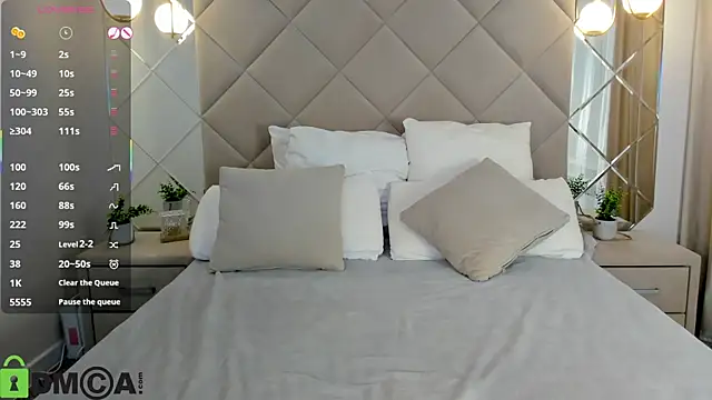 Snapshot of Larrine_Morgan chatting on October 14, 2025, 12:22 am Larrine Morgan online show from October 14, 2025, 12:22 am