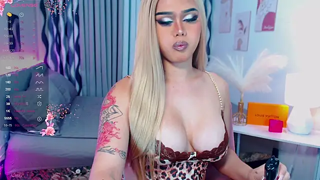 Snapshot of Ella_Fantasiax chatting on January 23, 2025, 3:05 am Ella Fantasiax online show from January 23, 2025, 3:05 am