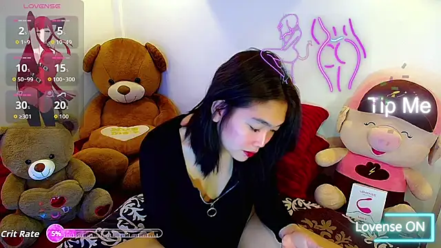 TR4NSCUTI3 online show from March 24, 2026, 7:41 pm