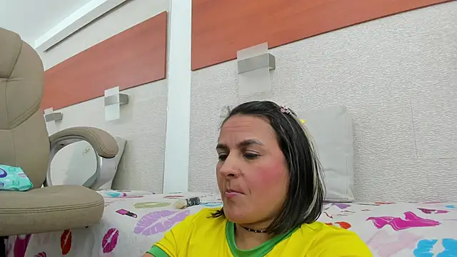 allice green online show from December 17, 2025, 1:33 am