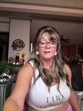 Snapshot of cowgirlc chatting on November 19, 2025, 3:28 am cowgirlc online show from November 19, 2025, 3:28 am