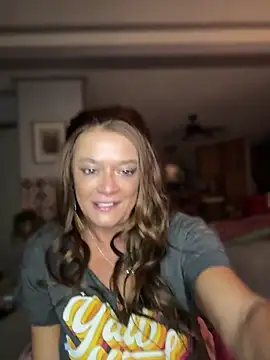 cowgirlc online show from April 18, 2026, 3:21 am