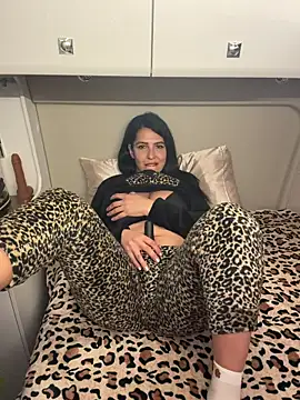 Snapshot of Cataleya80 chatting on February 24, 2026, 10:08 pm Cataleya80 online show from February 24, 2026, 10:08 pm