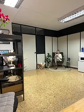 EmaSalis online show from January 8, 2025, 1:20 pm