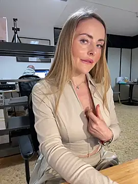 EmaSalis online show from March 3, 2025, 9:33 am