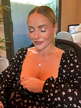 EmaSalis online show from September 25, 2025, 9:24 am