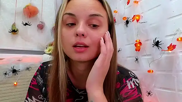 Misss Vikk online show from November 1, 2025, 3:14 pm