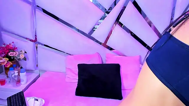 kylie seex online show from February 6, 2026, 3:00 am