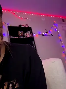 N1NT3NDH03 online show from November 26, 2025, 4:35 am