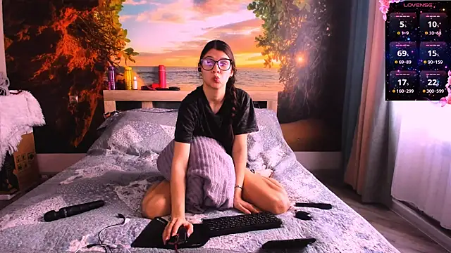 MollyLollipop online show from March 5, 2025, 2:25 am