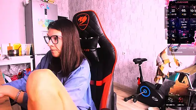 MollyLollipop online show from March 17, 2025, 7:35 am