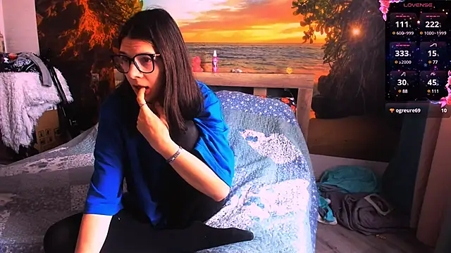 MollyLollipop online show from March 19, 2025, 6:03 am