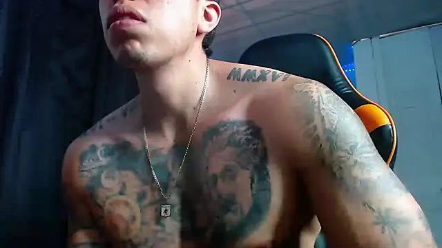 Snapshot of Adam_Hudsond chatting on November 2, 2025, 5:26 pm Adam Hudsond online show from November 2, 2025, 5:26 pm