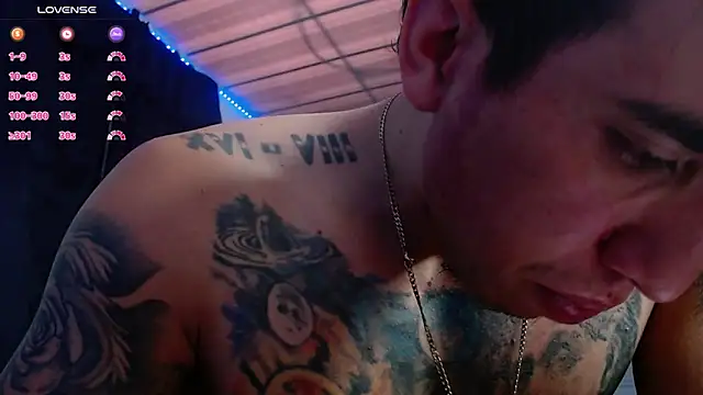 Snapshot of Adam_Hudsond chatting on November 9, 2025, 12:58 pm Adam Hudsond online show from November 9, 2025, 12:58 pm