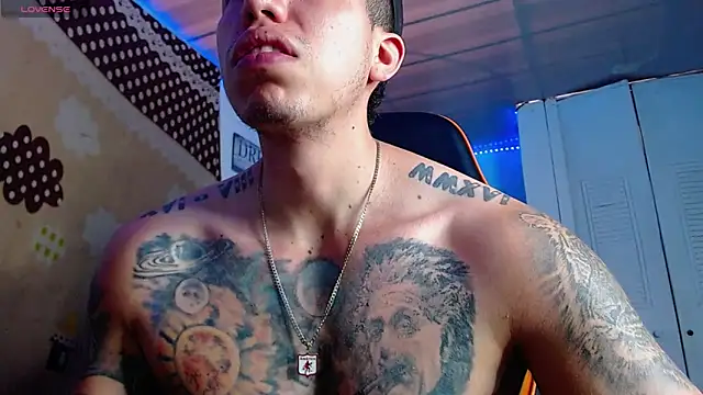 Snapshot of Adam_Hudsond chatting on November 28, 2025, 3:04 pm Adam Hudsond online show from November 28, 2025, 3:04 pm