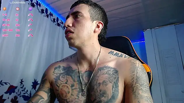 Snapshot of Adam_Hudsond chatting on December 15, 2025, 11:58 am Adam Hudsond online show from December 15, 2025, 11:58 am