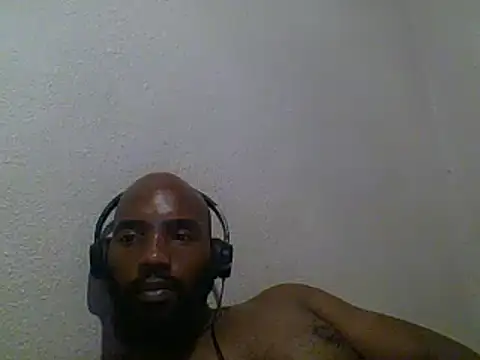 Snapshot of KAYBEEDEFREAK chatting on February 5, 2025, 10:44 pm KAYBEEDEFREAK online show from February 5, 2025, 10:44 pm