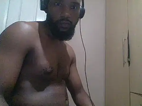 Snapshot of KAYBEEDEFREAK chatting on February 14, 2025, 8:26 pm KAYBEEDEFREAK online show from February 14, 2025, 8:26 pm