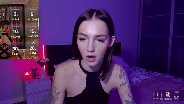 SophieCatty online show from December 4, 2025, 3:43 pm