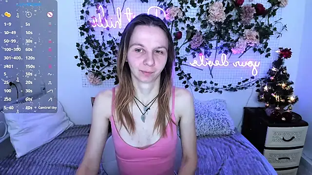 Snapshot of Bell_a_mi_ chatting on December 21, 2025, 2:13 pm Bell a mi online show from December 21, 2025, 2:13 pm