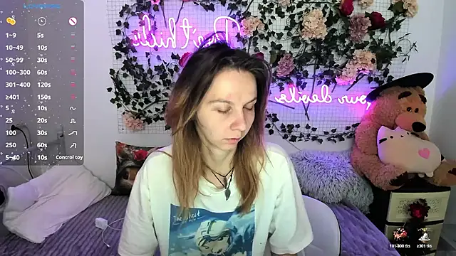 Snapshot of Bell_a_mi_ chatting on December 22, 2025, 1:52 pm Bell a mi online show from December 22, 2025, 1:52 pm