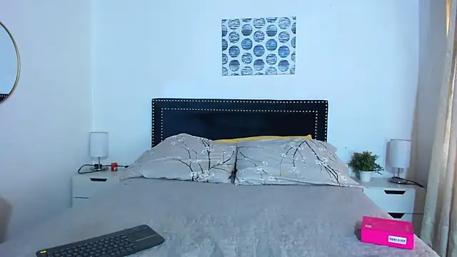 ZulyMichels online show from October 24, 2025, 12:34 pm