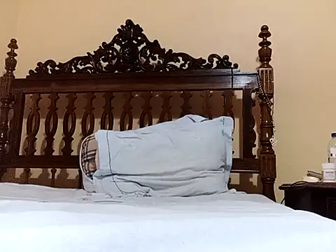 White rabbit  online show from March 8, 2025, 8:35 pm