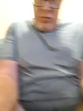 Snapshot of Razorhoof767 chatting on February 19, 2025, 3:17 am Razorhoof767 online show from February 19, 2025, 3:17 am