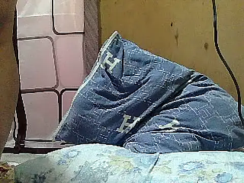 Snapshot of LUCKY_sweety01 chatting on March 11, 2025, 10:09 pm LUCKY sweety01 online show from March 11, 2025, 10:09 pm