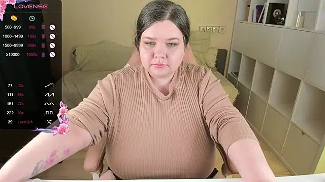 Snapshot of PlumPie chatting on November 10, 2025, 12:20 am PlumPie online show from November 10, 2025, 12:20 am