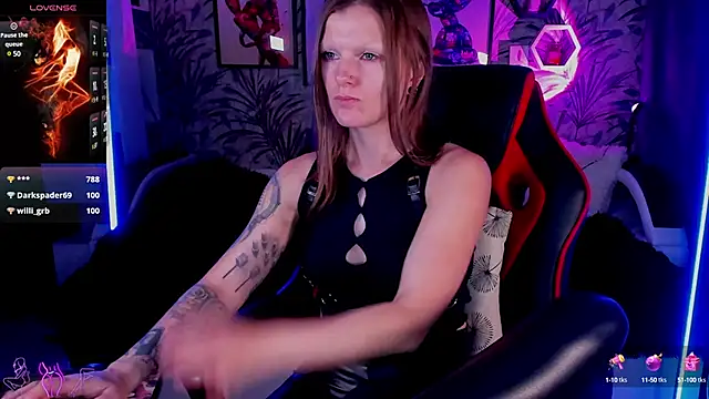 Snapshot of Devi_Evi chatting on January 20, 2025, 8:29 pm Devi Evi online show from January 20, 2025, 8:29 pm