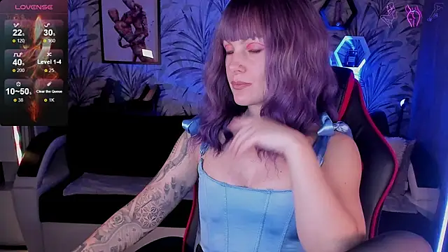 Snapshot of Devi_Evi chatting on December 16, 2025, 6:46 pm Devi Evi online show from December 16, 2025, 6:46 pm