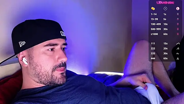 Snapshot of DominantTheo chatting on December 19, 2024, 3:07 am DominantTheo online show from December 19, 2024, 3:07 am