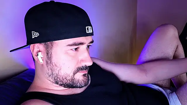 Snapshot of DominantTheo chatting on February 28, 2025, 2:31 am DominantTheo online show from February 28, 2025, 2:31 am