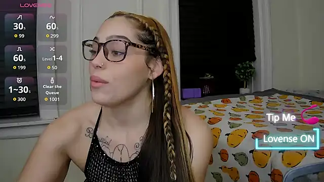 sapphirestorm8 online show from November 11, 2025, 3:28 am