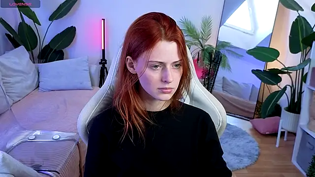 doll lesli online show from November 8, 2025, 10:04 am