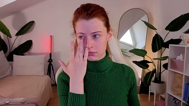 doll lesli online show from November 27, 2025, 9:44 am