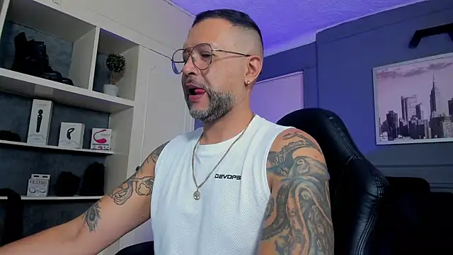 MrFrank tattoo online show from October 4, 2025, 5:22 pm