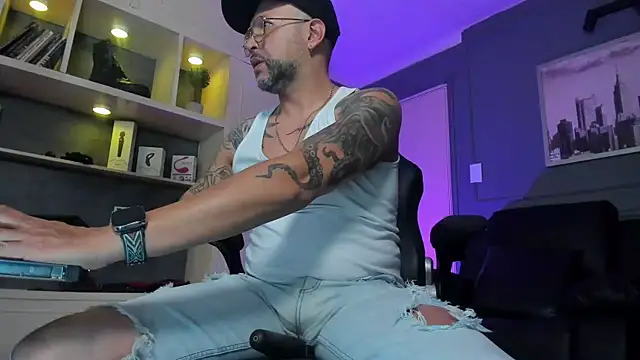 MrFrank tattoo online show from November 20, 2025, 10:31 pm