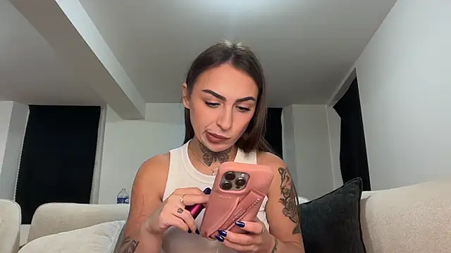 Snapshot of onefire56 chatting on November 20, 2025, 8:08 pm onefire56 online show from November 20, 2025, 8:08 pm