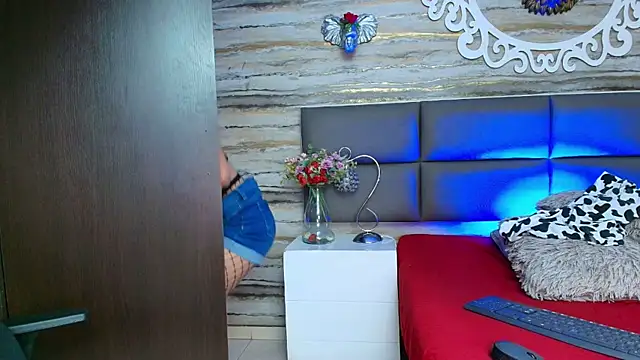 oliver  brown online show from March 13, 2025, 8:22 pm