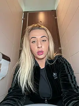 Strongqueen online show from March 21, 2026, 11:48 am