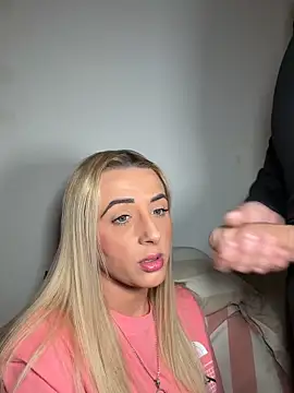 Strongqueen online show from April 9, 2026, 6:24 pm