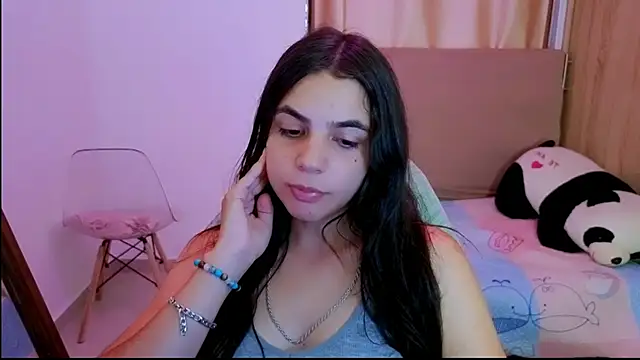 Snapshot of _elenna chatting on April 25, 2026, 5:43 pm elenna online show from April 25, 2026, 5:43 pm