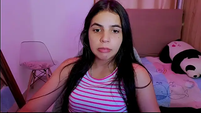 Snapshot of _elenna chatting on April 27, 2026, 7:23 pm elenna online show from April 27, 2026, 7:23 pm