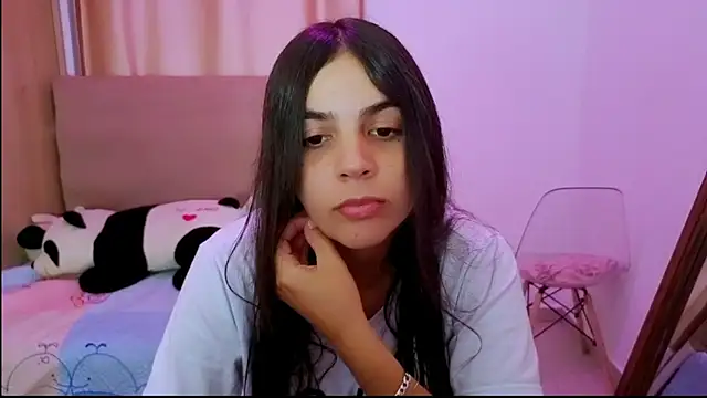 Snapshot of _elenna chatting on April 28, 2026, 5:51 pm elenna online show from April 28, 2026, 5:51 pm