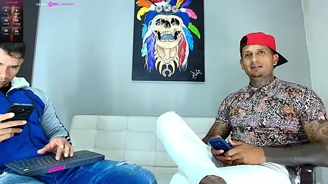 Snapshot of GendersonFit chatting on February 21, 2025, 1:22 pm GendersonFit online show from February 21, 2025, 1:22 pm