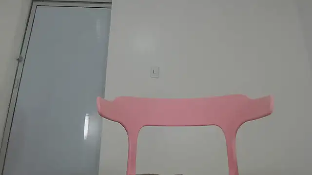 Upskirt Squirt96 online show from March 4, 2025, 1:38 pm