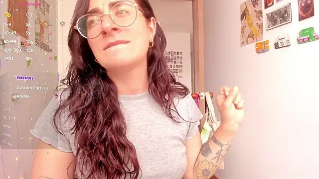 Snapshot of linda_giggle chatting on October 22, 2025, 2:17 pm linda giggle online show from October 22, 2025, 2:17 pm